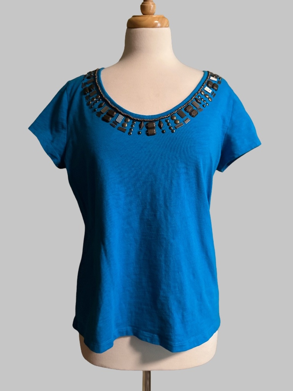 ✨ St. John’s Bay Embellished Neckline Tee / Cap Sleeve Blue Top - Size L